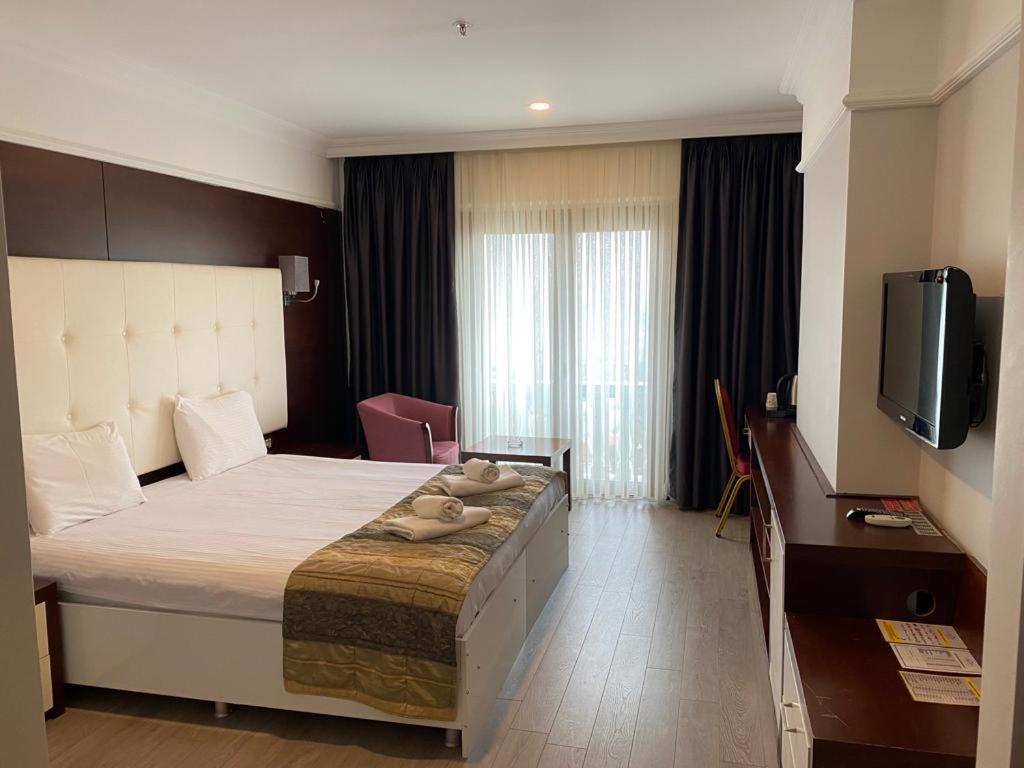 Paradise Island Hotel Darıca Екстериор снимка