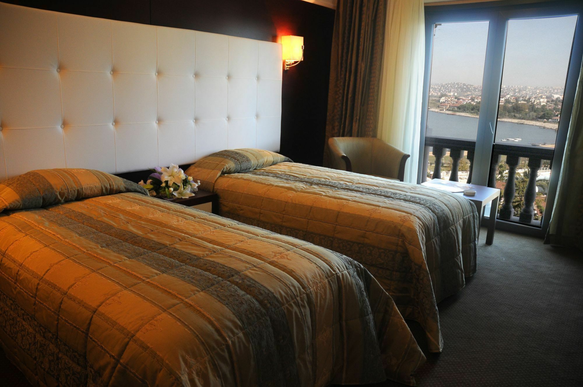 Paradise Island Hotel Darıca Екстериор снимка